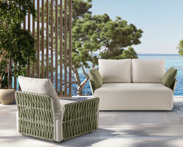 Poltrona outdoor imbottita e moderna
