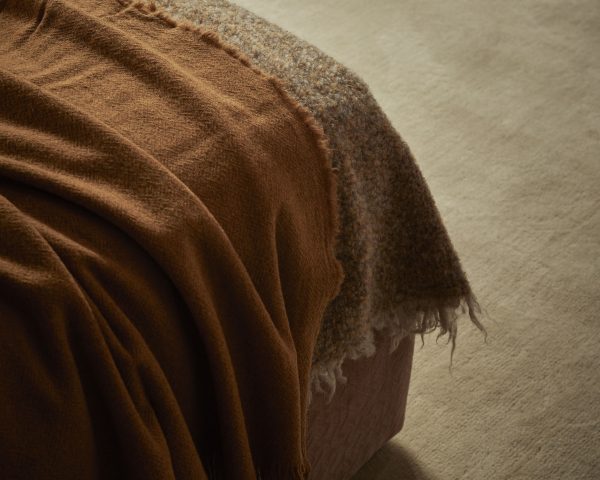 Letto imbottito con testiera alta