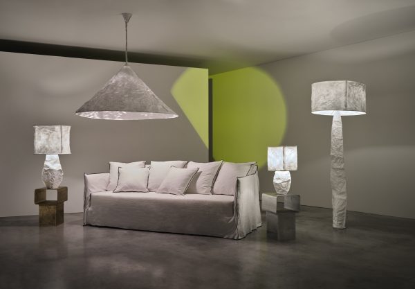 Lampada da terra in Tyvek stropicciato