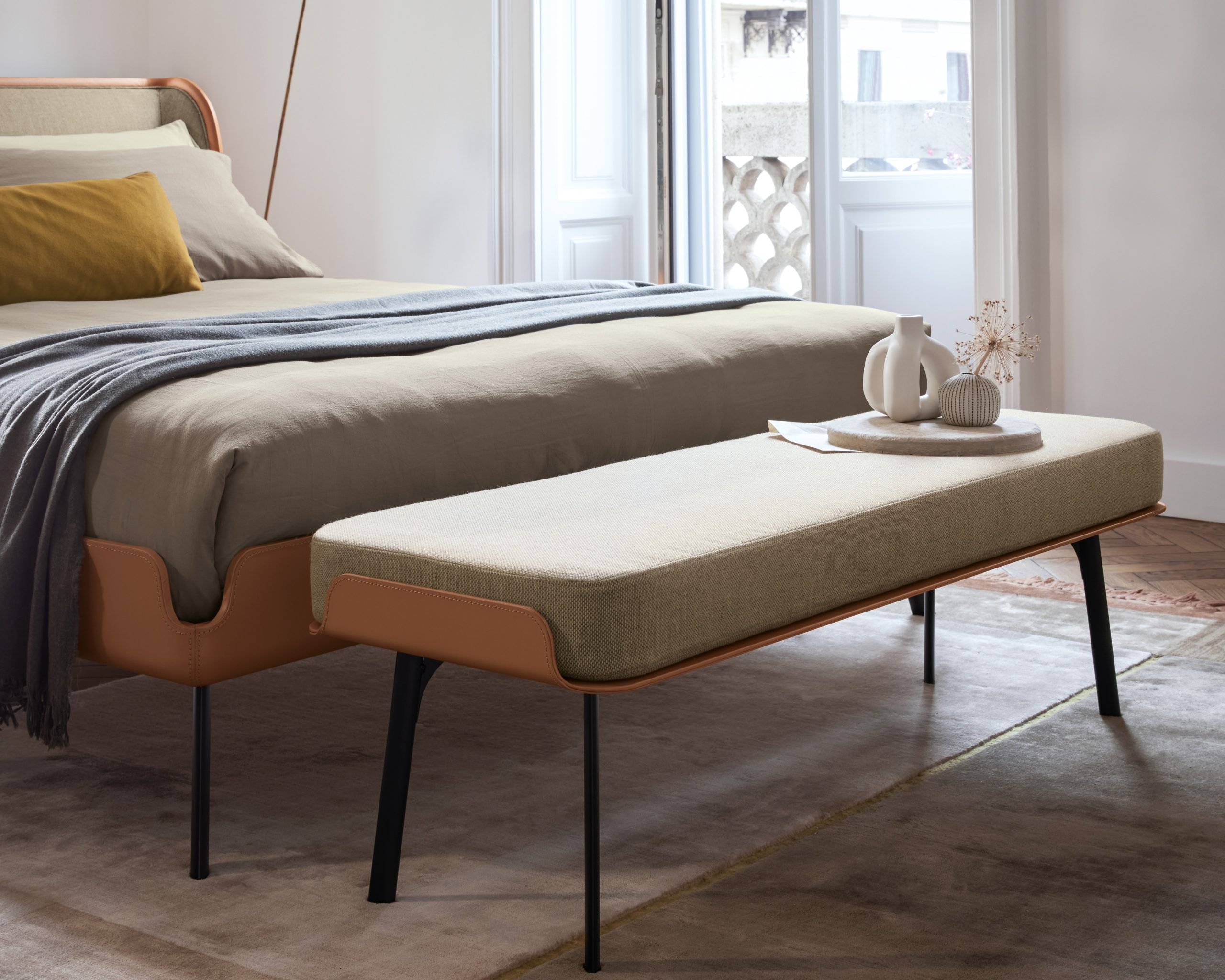 panca in cuoio per letto